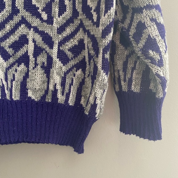 Vintage Sweater - Picture 4 of 9